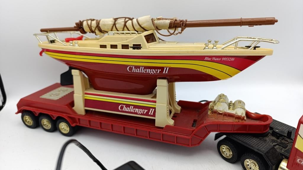 Grote Kenworth Trailer Truck met Boot - Zeldzaam!, Hobby en Vrije tijd, Modelbouw | Auto's en Voertuigen, Gebruikt, Truck, Groter dan 1:32