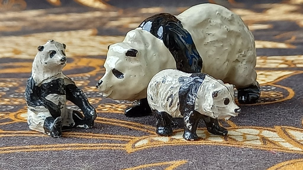 Panda met jongen zeldzaam oud Engels speelgoed van tin., Antiek en Kunst, Ophalen of Verzenden