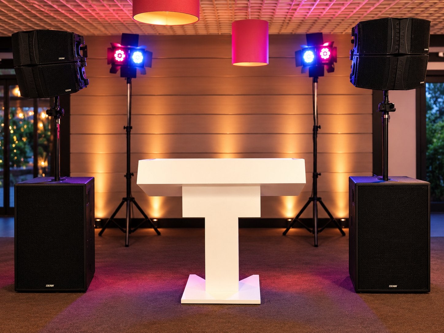Unieke: Chique DJ Booth Hoogglans wit,  in flightcases, Ophalen, Zo goed als nieuw, Dj-set, Overige merken