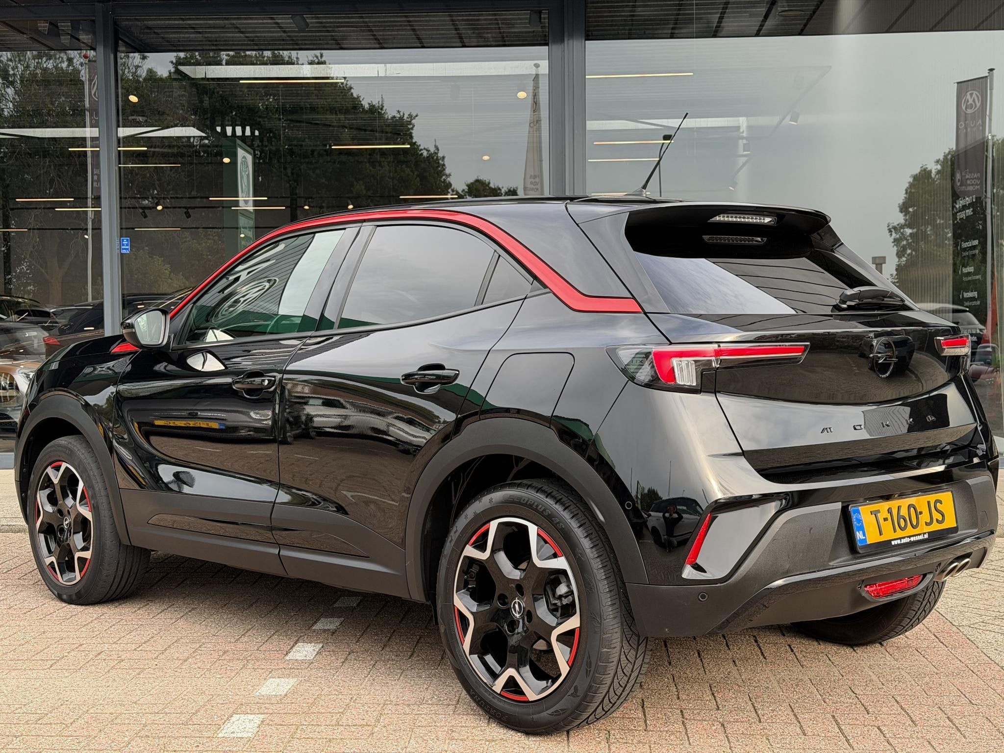 Opel Mokka 1.2 Turbo Ultimate APPL/ANDROID AUTO | DODEHOEK D, Voorwielaandrijving, Euro 6, 1199 cc, Zwart