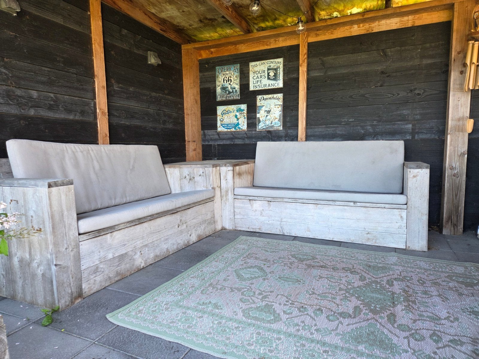 Stevige hoekbank van hout met comfortabele kussens, Gebruikt, 150 tot 200 cm, Hoekbank, Tweepersoons