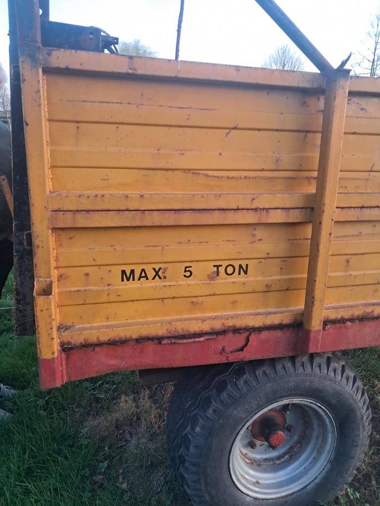 Miedema kipper in goede staat - 5 ton, Zakelijke goederen, Agrarisch | Werktuigen, Ophalen of Verzenden, Akkerbouw, Transport