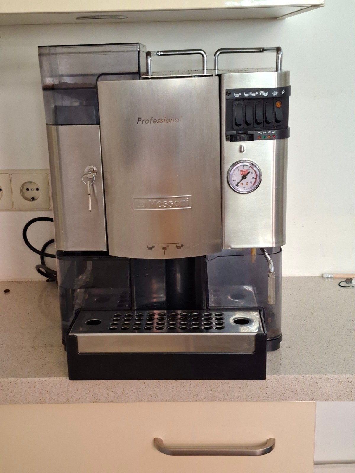 Espressomachine La Messoni volautomaat, Witgoed en Apparatuur, Ophalen, Espresso apparaat, Koffiebonen, Zo goed als nieuw