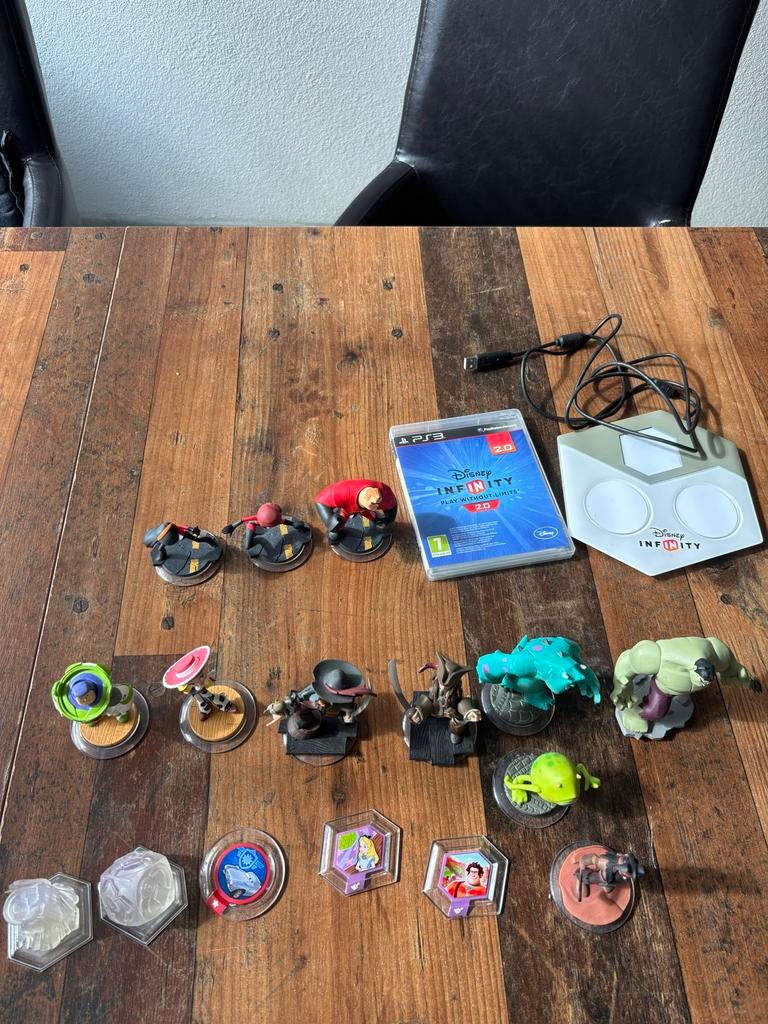 Disney Infinity 2.0 PS3 met figuren en portal, Gebruikt, 2 spelers, Eén computer, Vanaf 7 jaar