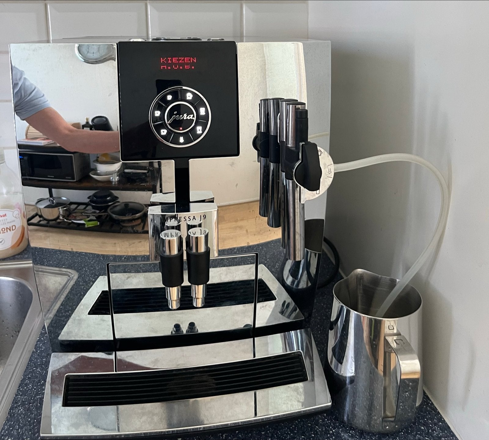 Jura Impressa J9 koffiemachine - melkschuimer defect, Witgoed en Apparatuur, Stoompijpje, Gebruikt, Koffiemachine, Koffiebonen