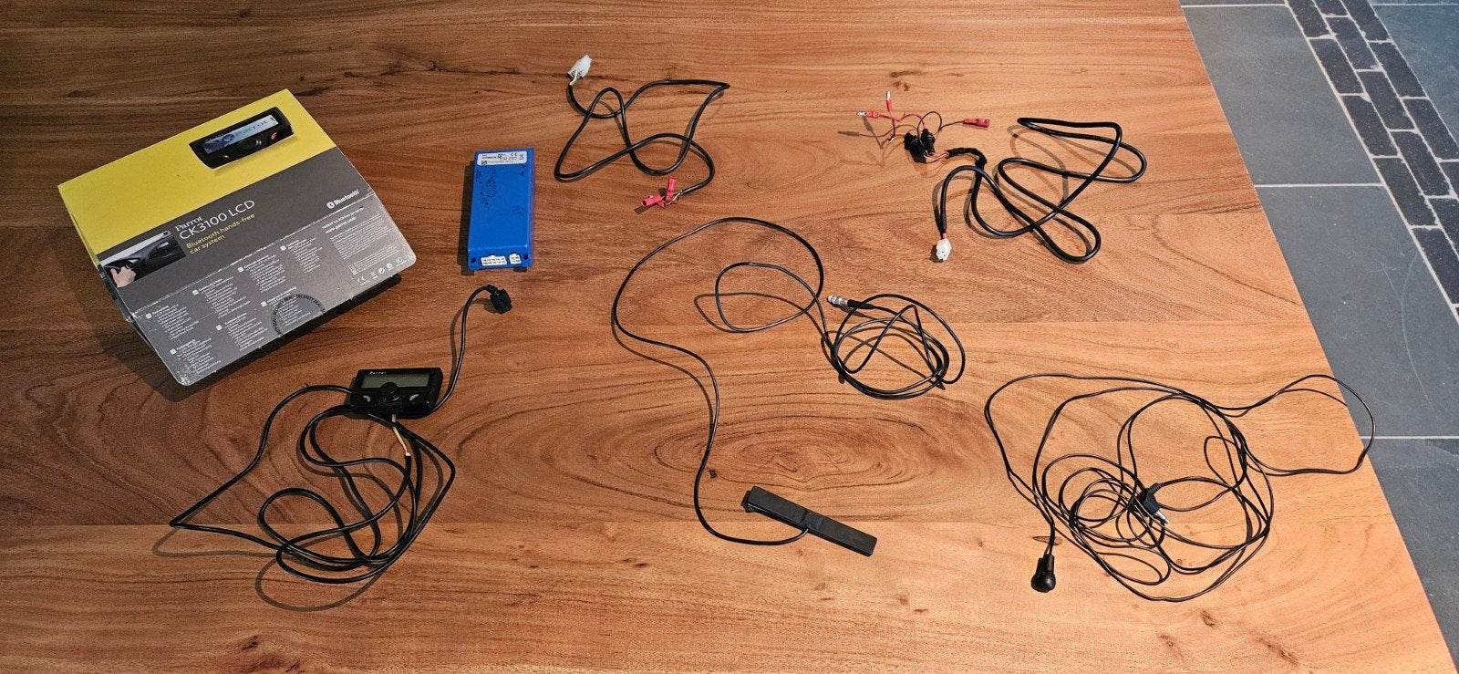 Parrot CK3100  carkit voor telefoon, Ophalen