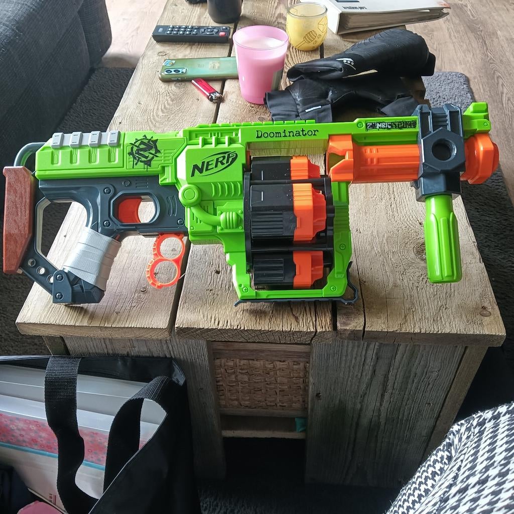Nerf Doominator Zombie Strike Blaster, Ophalen, Zo goed als nieuw, Jongen of Meisje