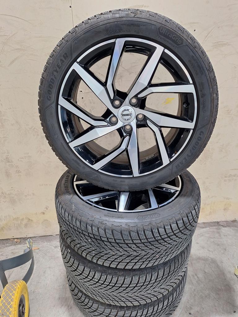 Volvo V60 Winterset 18 Inch Origineel, Auto-onderdelen, Banden en Velgen, Ophalen, 18 inch, Gebruikt, -