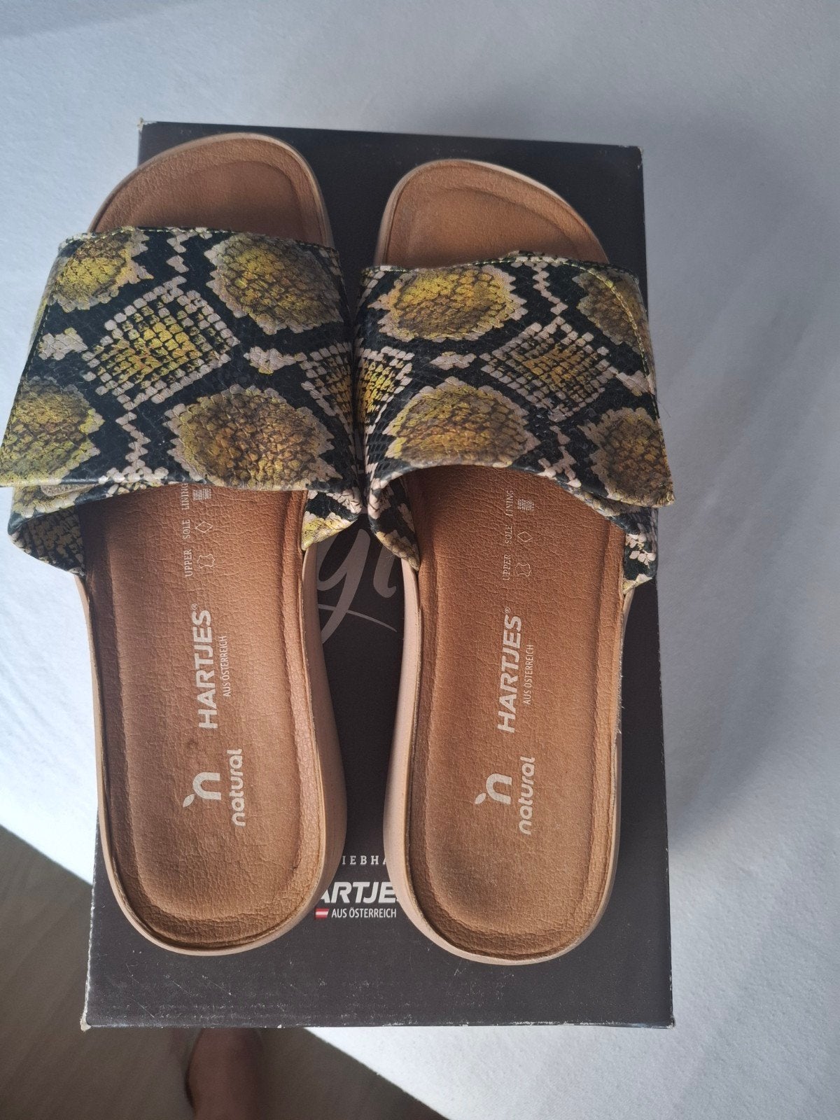 Hartjes Slippers - Slangenprint Maat 42, Slippers, Overige kleuren, Ophalen of Verzenden, Zo goed als nieuw