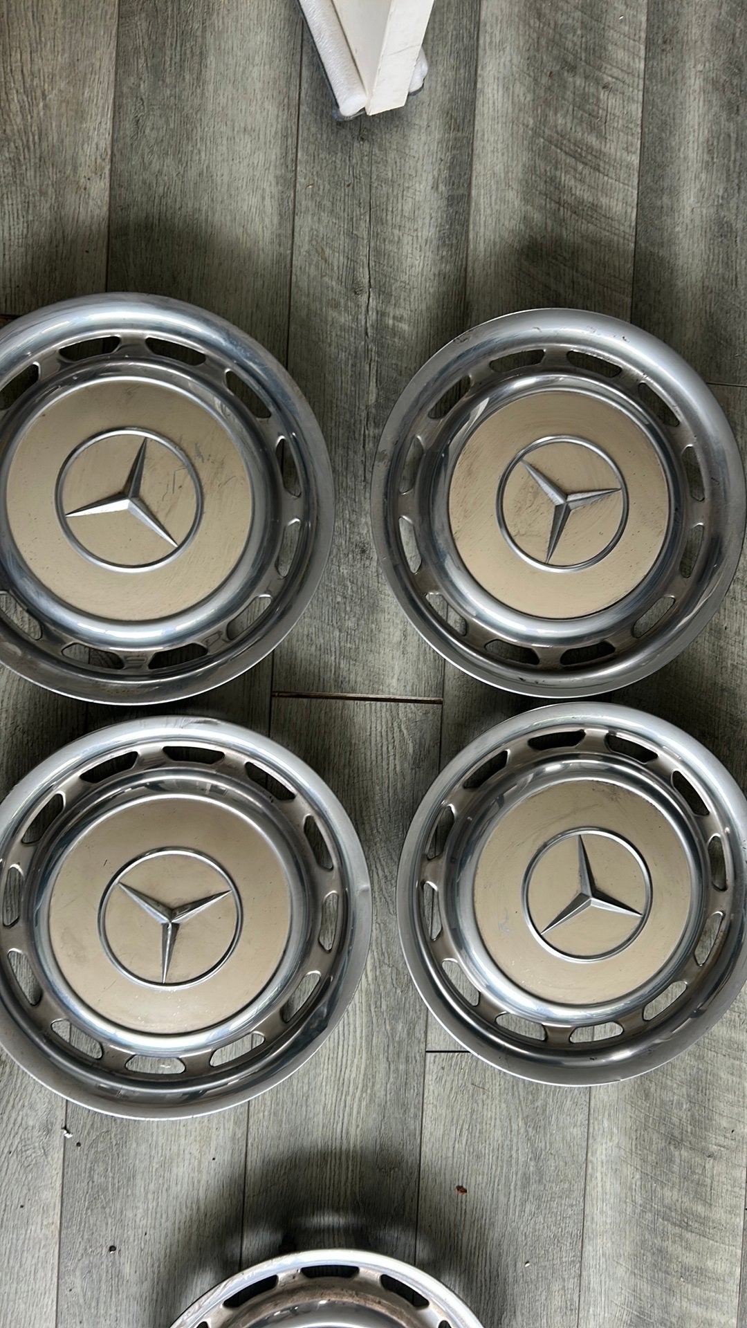 4 orginele merdedez benz metaken wieldoppen, Ophalen of Verzenden, Gebruikt