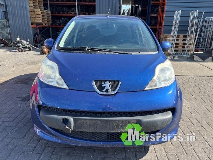 Kontaktslot + Sleutel van een Peugeot 107