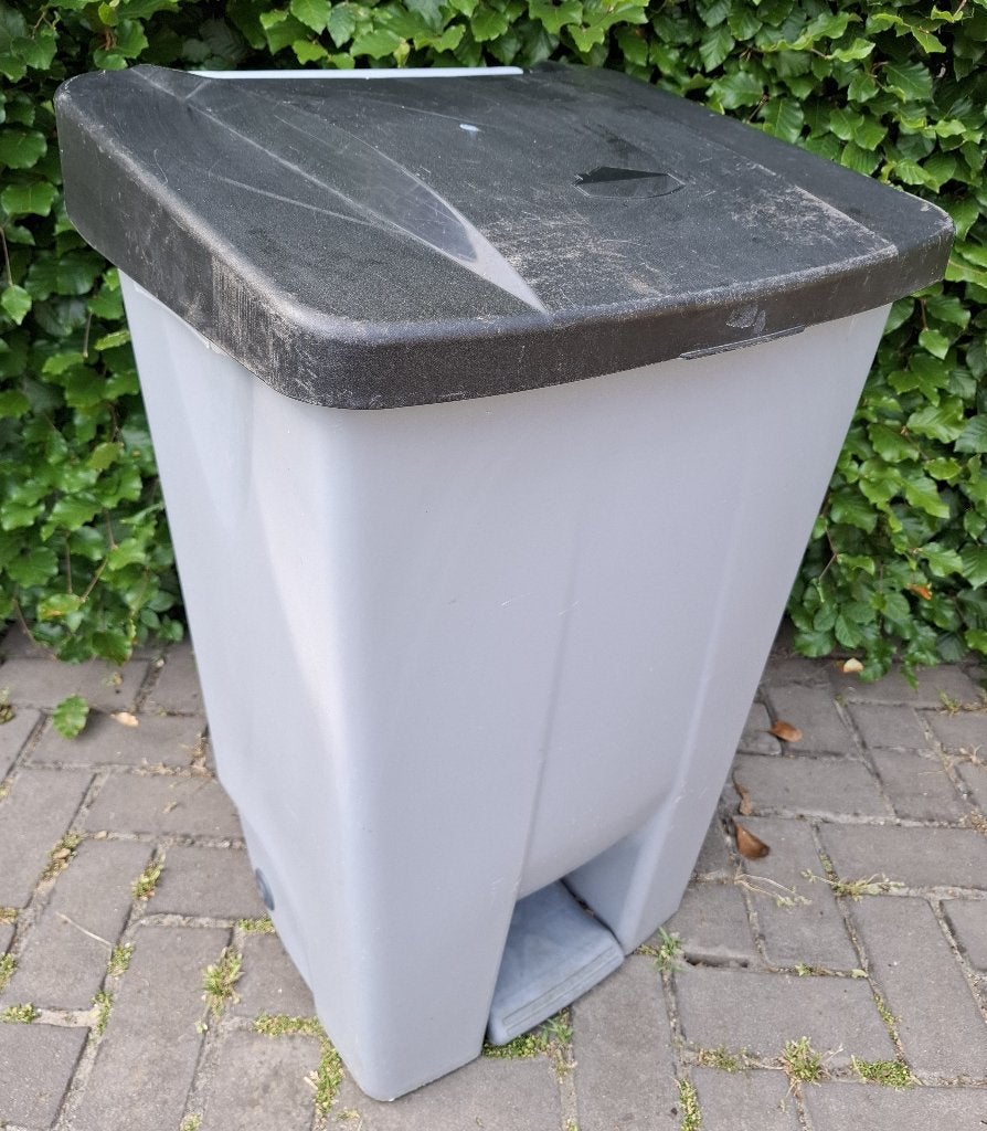Afvalcontainer, mobiele rolcontainer 120 liter, Ophalen, Kunststof, Gebruikt, Met pedaal