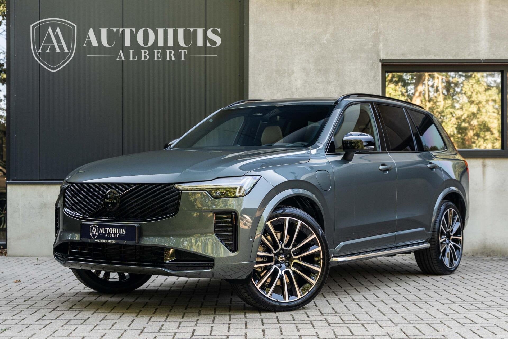 Volvo XC90 T8 Ultra Dark B&W Pano Lucht Trekhaak 360 HUD 22", Gebruikt, 4 cilinders, 1969 cc, 7 stoelen