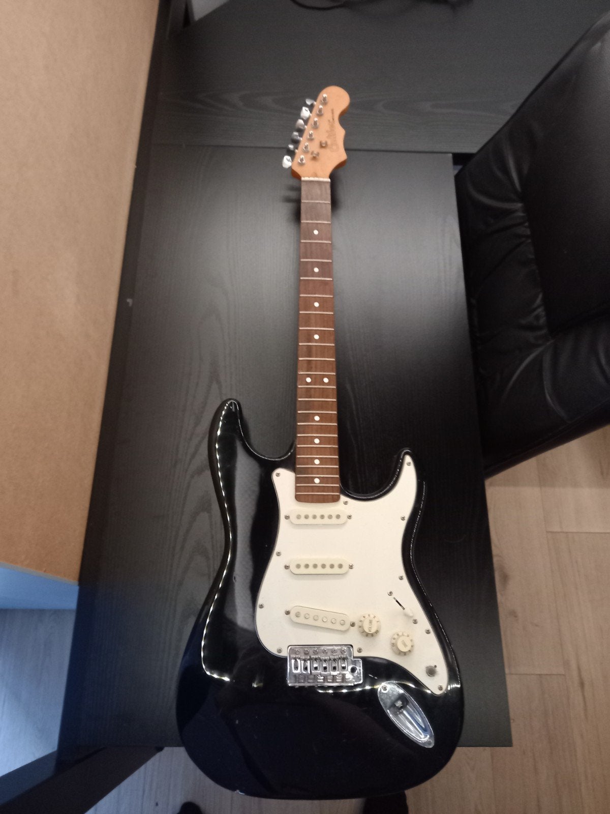 Caliber Limited Model Elektrische Gitaar - Zwart, Muziek en Instrumenten, Ophalen, Gebruikt, Solid body, Overige merken