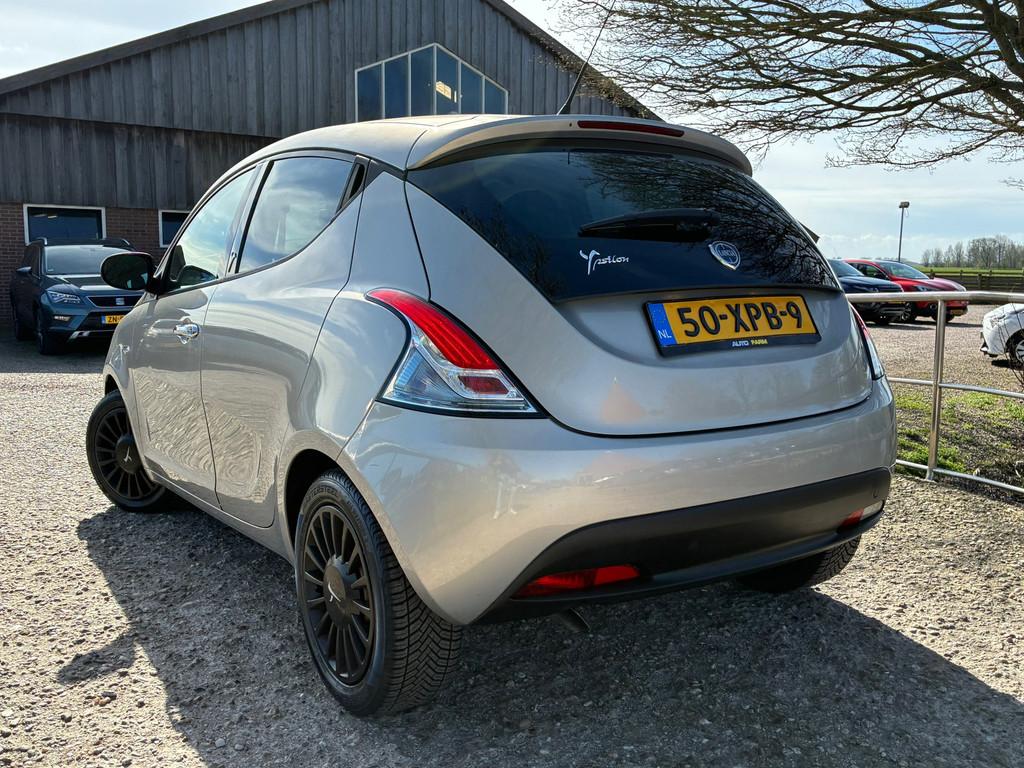 Lancia Ypsilon 0.9 TwinAir Platinum | Airco + Navi nu € 4., Auto's, Lancia, Voorwielaandrijving, Euro 5, 86 pk, Gebruikt