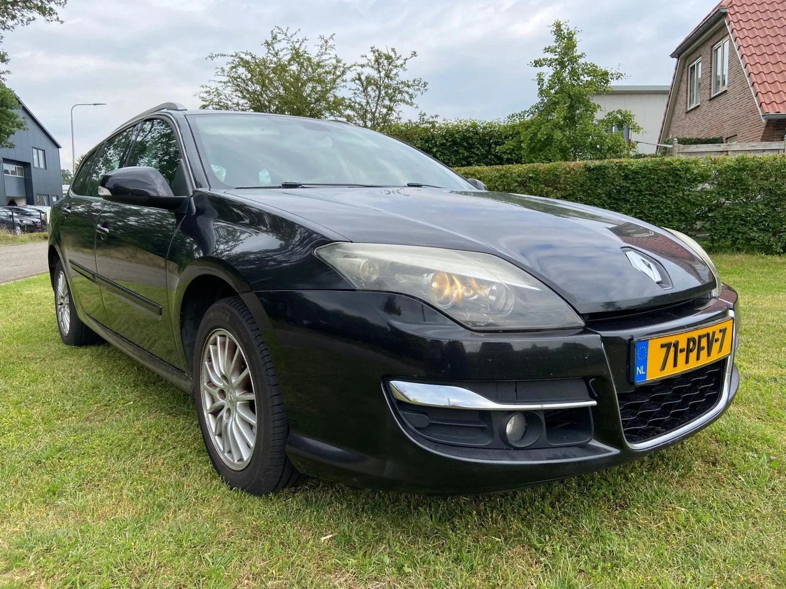 Renault Laguna Estate 1.5 dCi Expression, BJ`2011, APK 03-06, Auto's, Stof, Gebruikt, 4 cilinders, Zwart