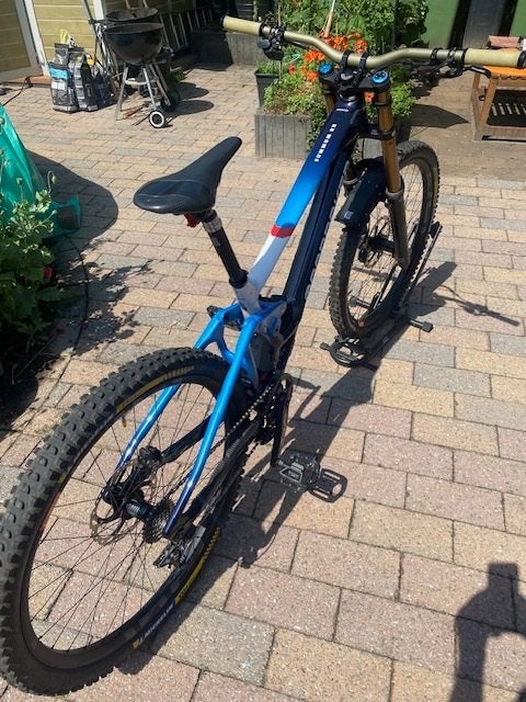 Downhill Bike Montraker Summum RR, Fietsen en Brommers, Fietsen | Mountainbikes en ATB, Zo goed als nieuw, Schijfrem, Ophalen