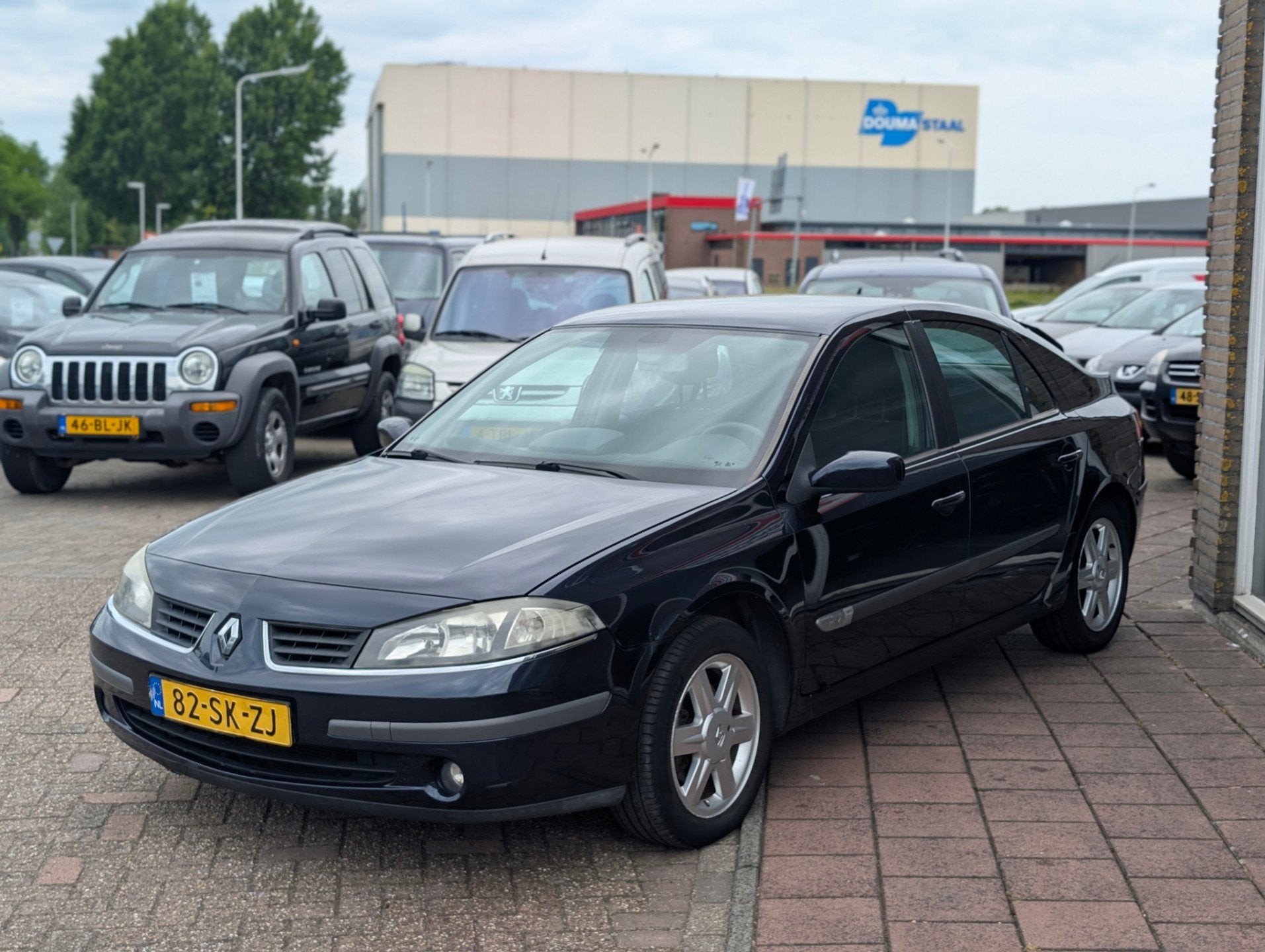 Renault Laguna 1.6-16V Business - Trekhaak - Clima - Cruise, Voorwielaandrijving, Stof, Gebruikt, Zwart