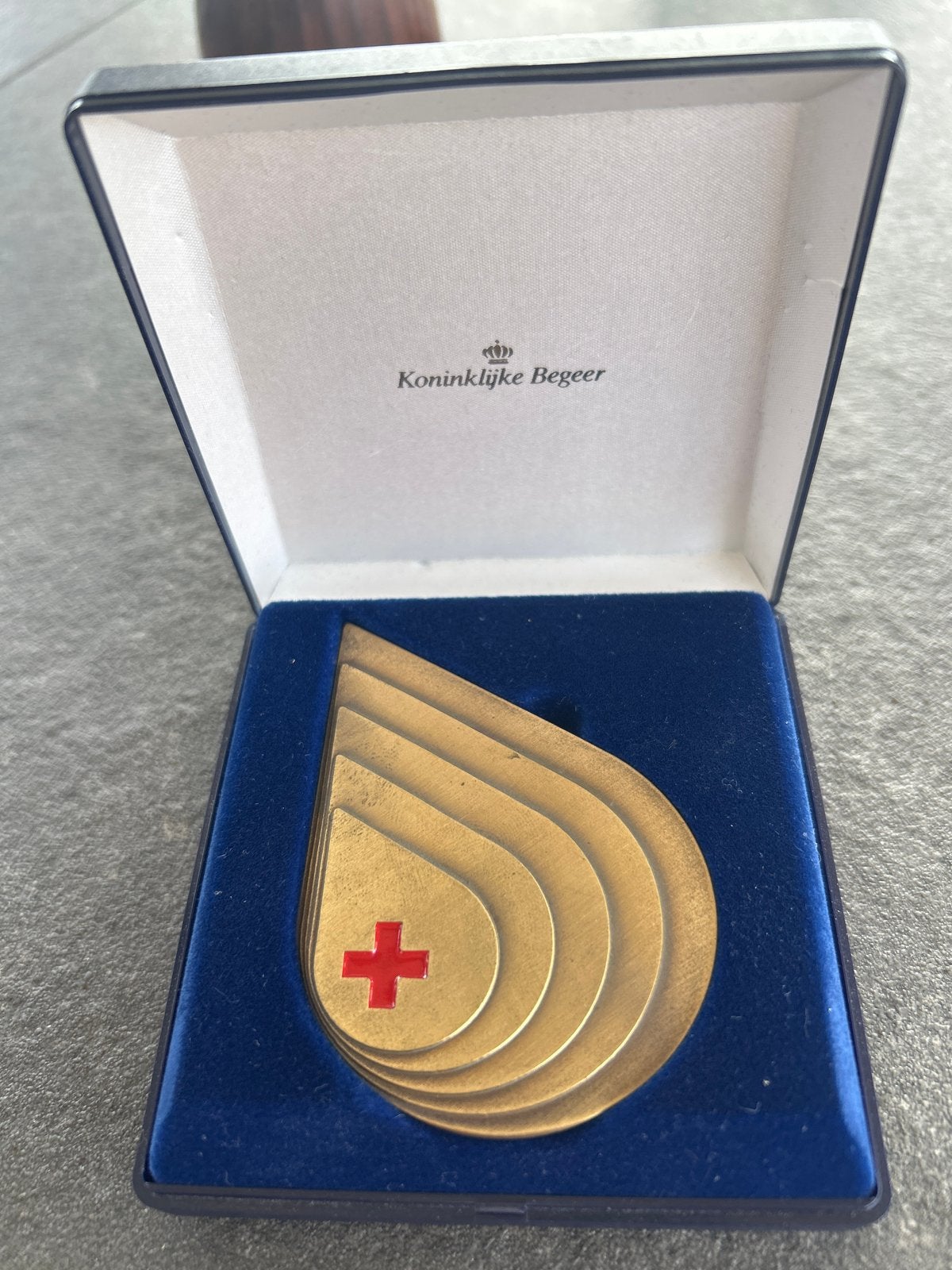 Koninklijke Begeer Medaille voor 40 maal bloedgeven, Ophalen of Verzenden, Brons, Nederland