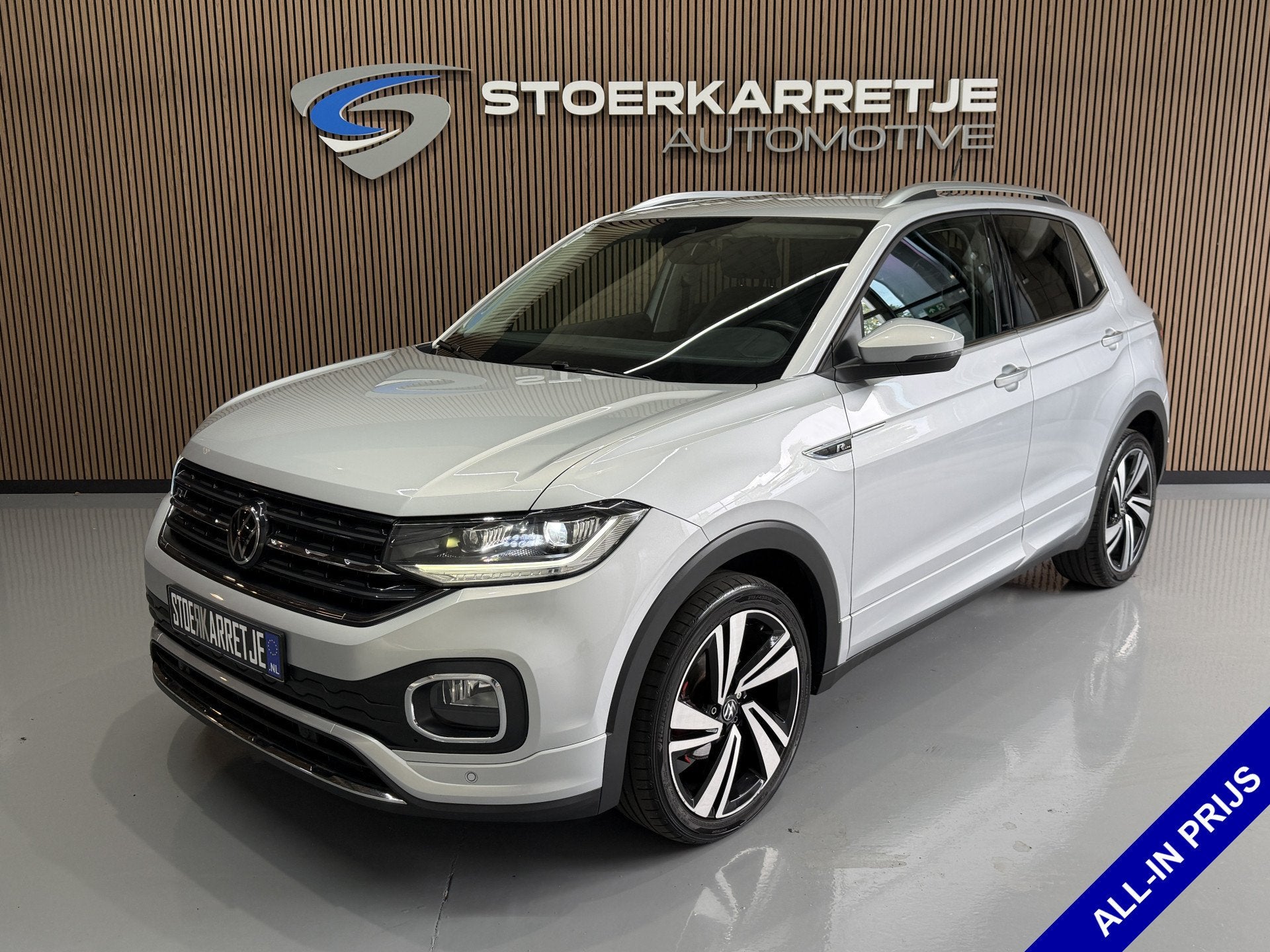 Volkswagen T-Cross 1.5 TSI 150pk Style R-Line | Camera | PDC, Zwart, 4 cilinders, 150 pk, SUV of Terreinwagen