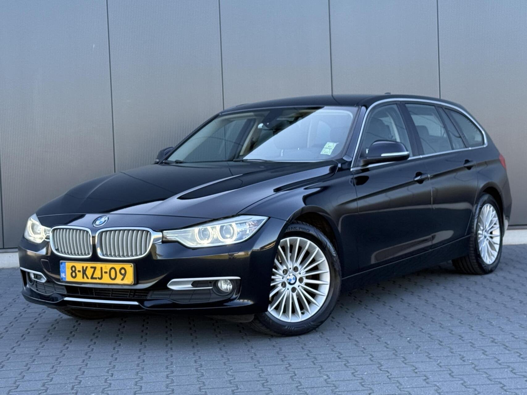 BMW 3-serie Touring 316I Modern Leder - Navi - Xenon - Clima, Auto's, Gebruikt, 4 cilinders, Automatische klimaatregeling, Leder en Stof