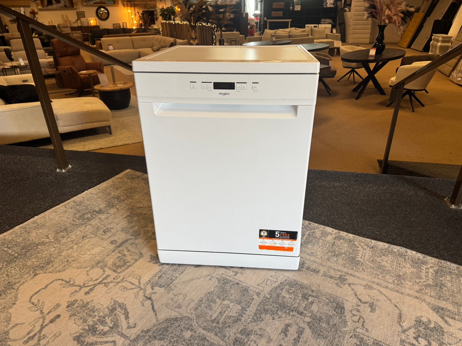 Whirlpool Vaatwasser €239,- Vrijstaand Direct/Leverbaar, Ophalen, Eco programma, Minder dan 10 liter, Zo goed als nieuw