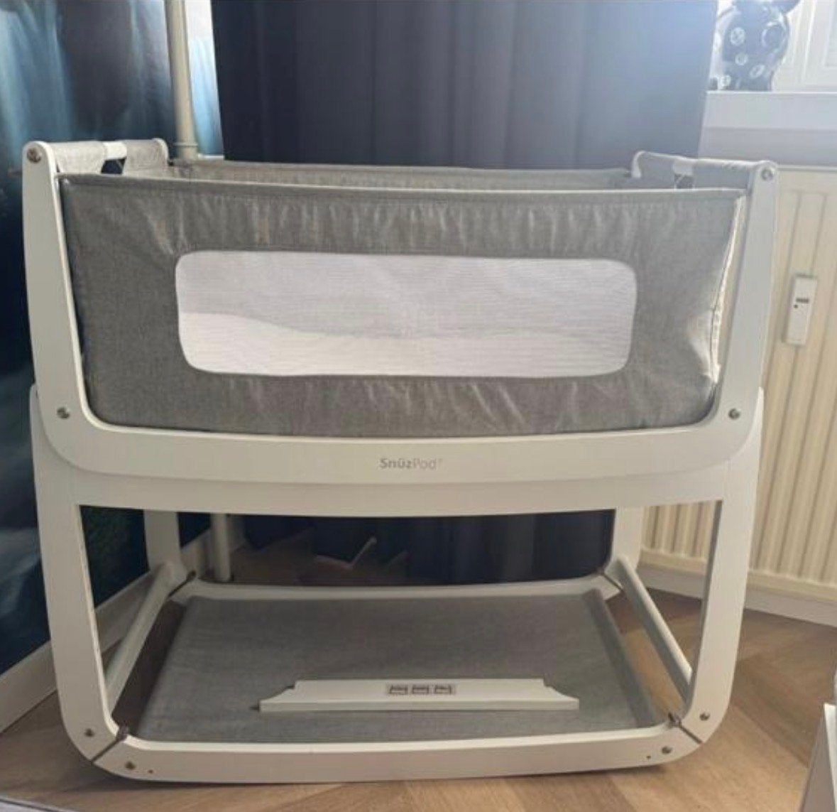 Snuzpod co-sleeper wieg - grijs, Kinderen en Baby's, Babywiegjes en Ledikanten, Ophalen, Gebruikt, Wieg