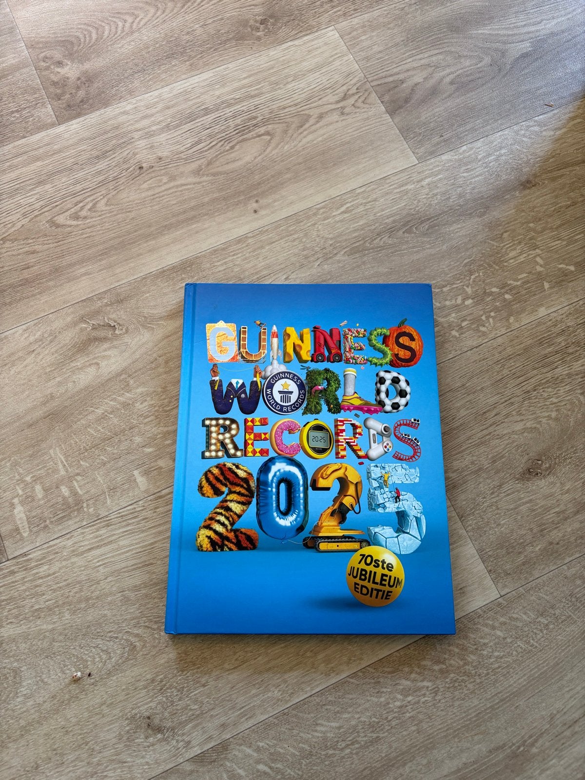 Guinness World Records 2025, Boeken, Ophalen of Verzenden, Zo goed als nieuw, Non-fictie