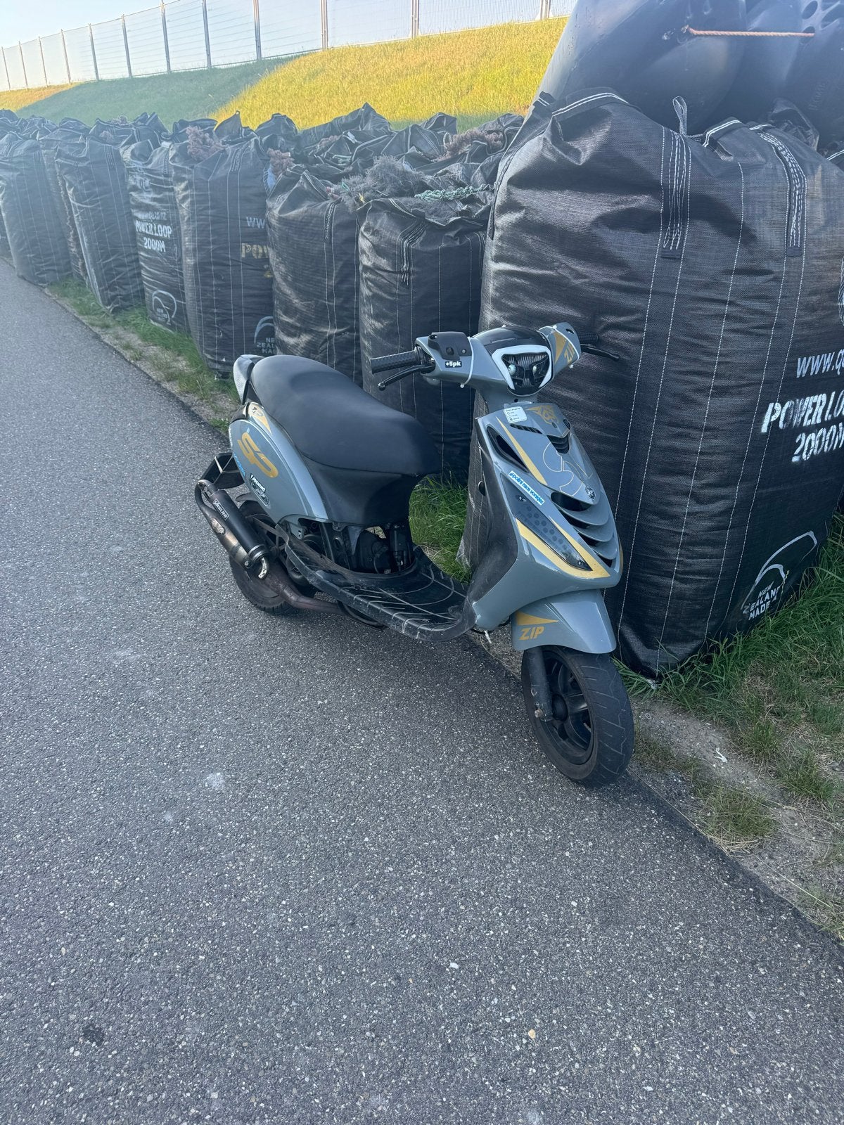 Piaggio Zip - Sportieve Scooter, Gebruikt, Maximaal 45 km/u, Ophalen of Verzenden, Benzine