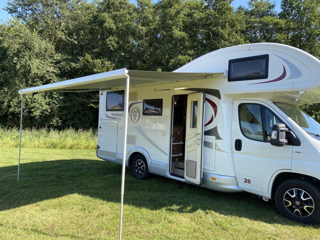 Foto 7 van Elnagh Baron 26 Alkoof 2020 | Dakairco | Level | Off Grid