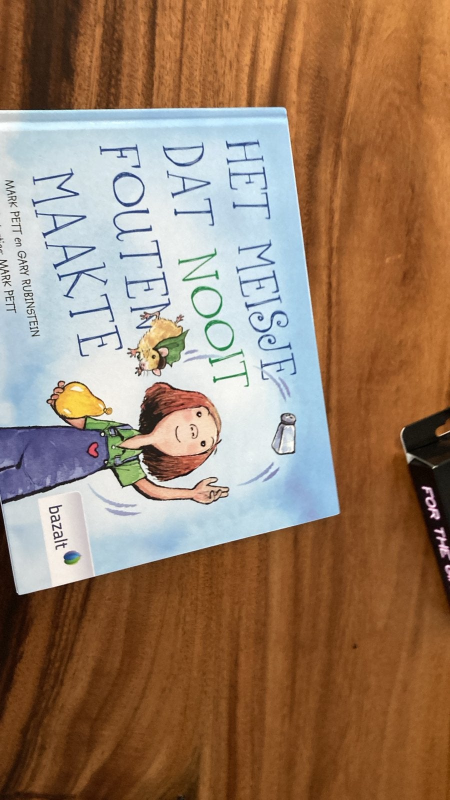 Het Meisje Dat Nooit Fouten Maakte - Kinderboek, Boeken, Ophalen of Verzenden, Zo goed als nieuw, Fictie algemeen