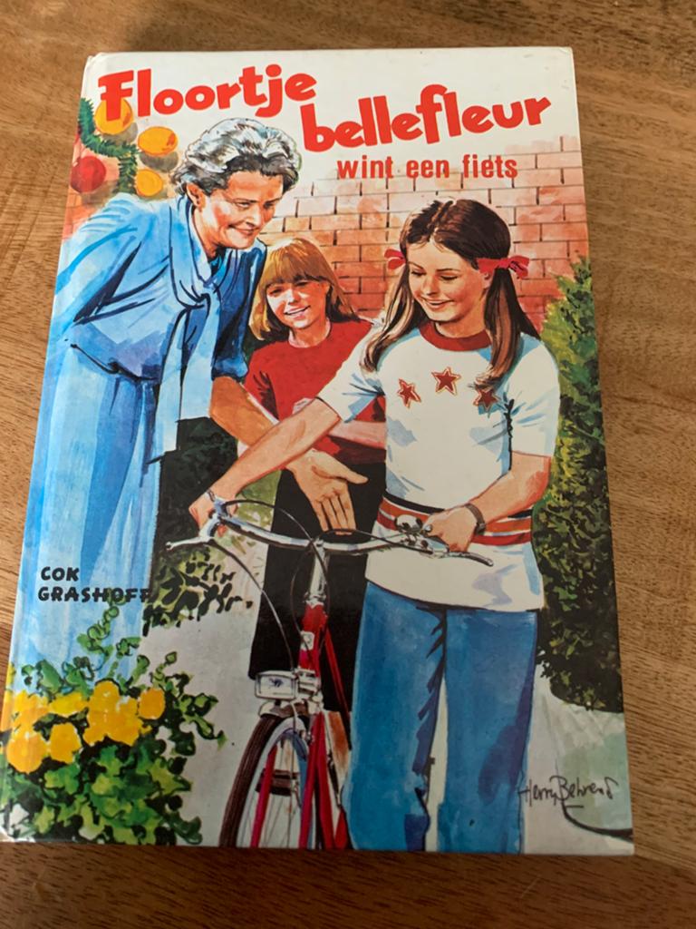 Floortje bellefleur Wint een fiets ( oud boekje uit 1983), Ophalen of Verzenden, Zo goed als nieuw, Fictie algemeen