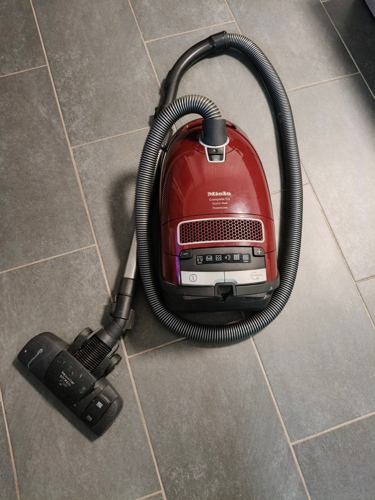 Miele Complete C3 Score Red Powerline Stofzuiger, Witgoed en Apparatuur, Stofzuigers, Stofzak, Gebruikt, Inclusief accessoires