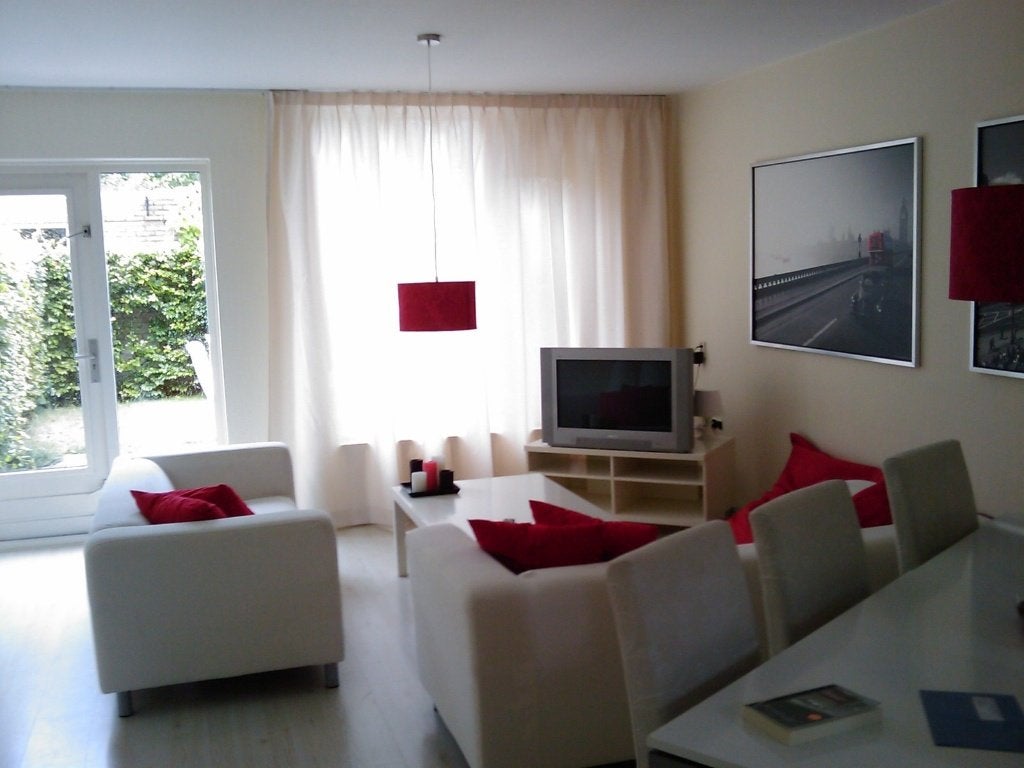 (Studenten) kamer 11m2 incl. G/L/W TV en WiFi., Minder dan 20 m², Overige regio's