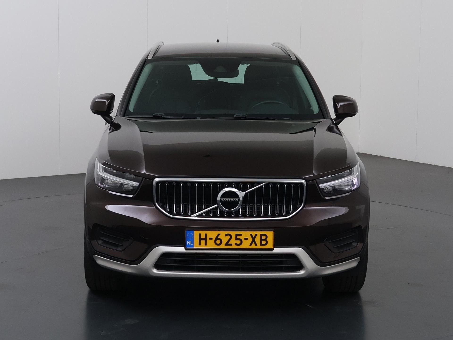 Volvo XC40 1.5 T5 Twin Engine Inscription | Elektr. Trekhaak, Auto's, Dealer onderhouden, Lane Keeping Assist, 1712 kg, Bruin