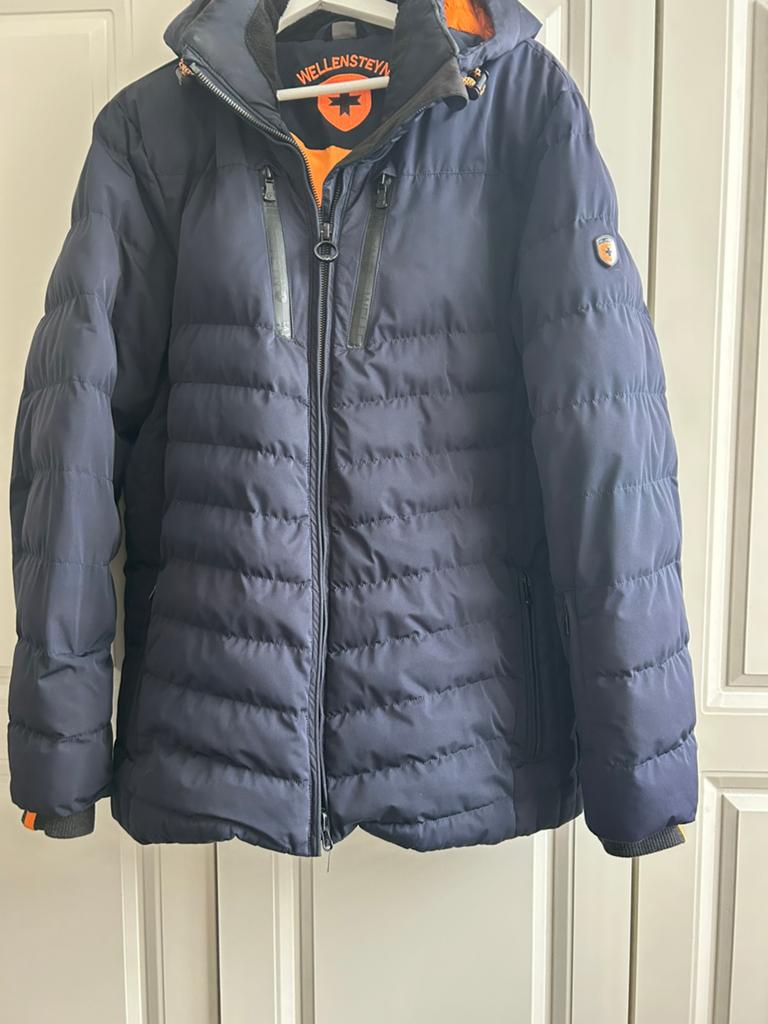 Wellensteyn Warme Winterjas - Donkerblauw met Oranje Details, Ophalen of Verzenden, Zo goed als nieuw, Maat 48/50 (M), Blauw