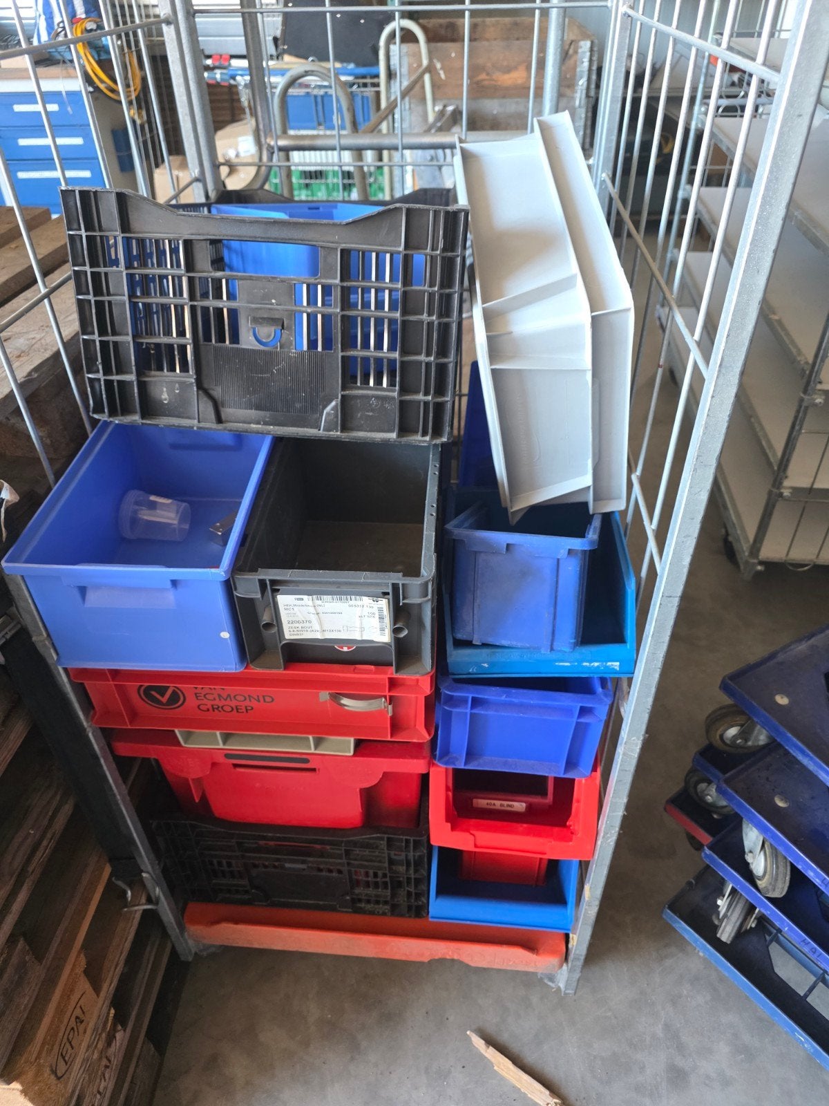 kratten en magazijn bakjes, Ophalen, Krat, Minder dan 35 cm