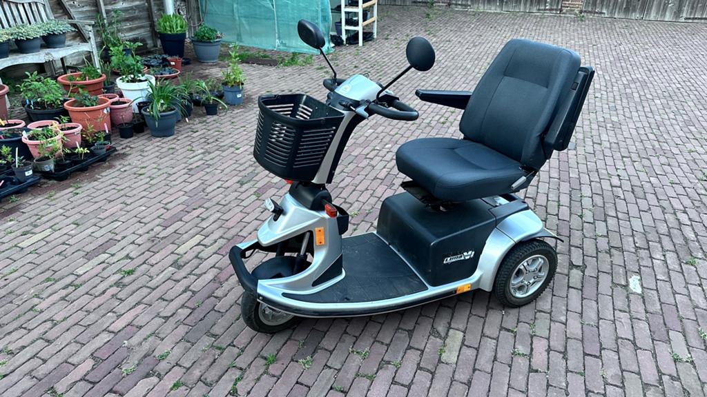 Pride Luna Victory 3-wiel scootmobiel accu 2025), Ophalen, 16 km/u of meer, 46 km of meer, Gebruikt