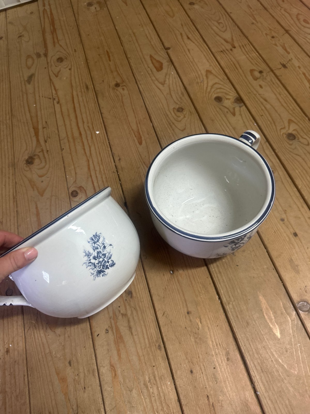 Antieke pispotten met blauw bloemmotief - Set van 2, Antiek en Kunst, Ophalen of Verzenden
