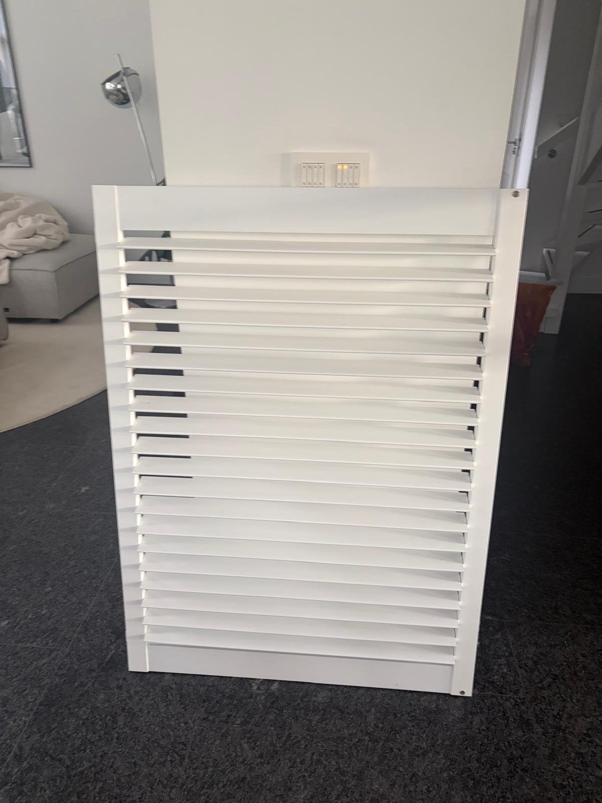 2 witte Luxaflex shutters (1 met losse lamel) 67.7x128cm, Huis en Inrichting, Ophalen, Wit, Zo goed als nieuw, Luxaflex