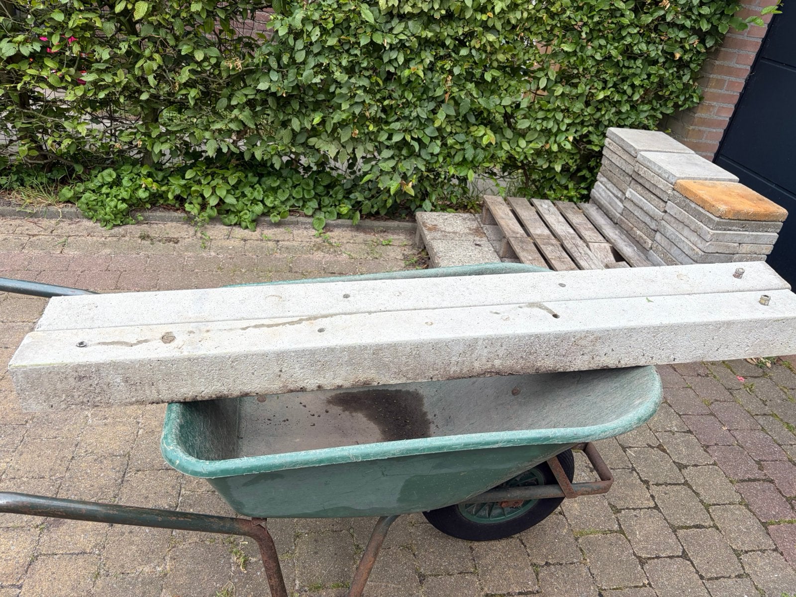 Gratis schuttingpaal beton 1,5 mtr, Ophalen, Overige materialen, Minder dan 3 meter, 1 tot 2 meter