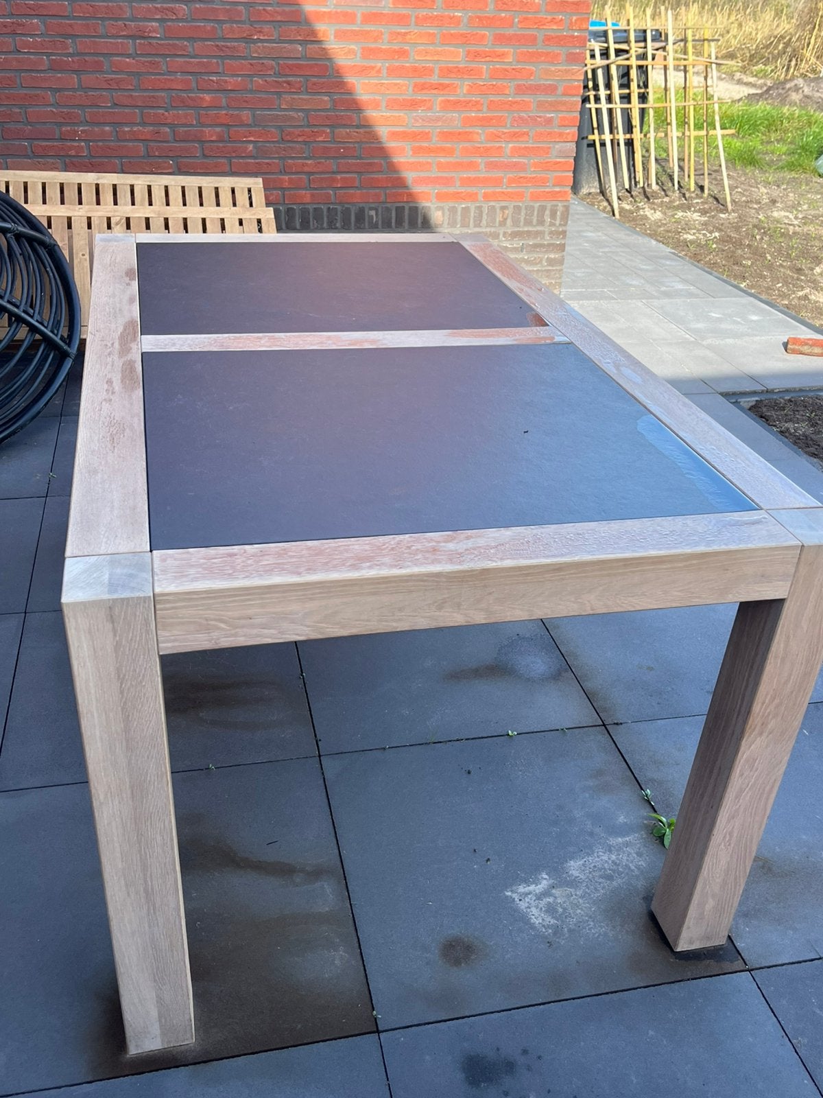 Houten eettafel met stenen blad en vier stoelen, Huis en Inrichting, Ophalen, Gebruikt, Eikenhout, 50 tot 100 cm