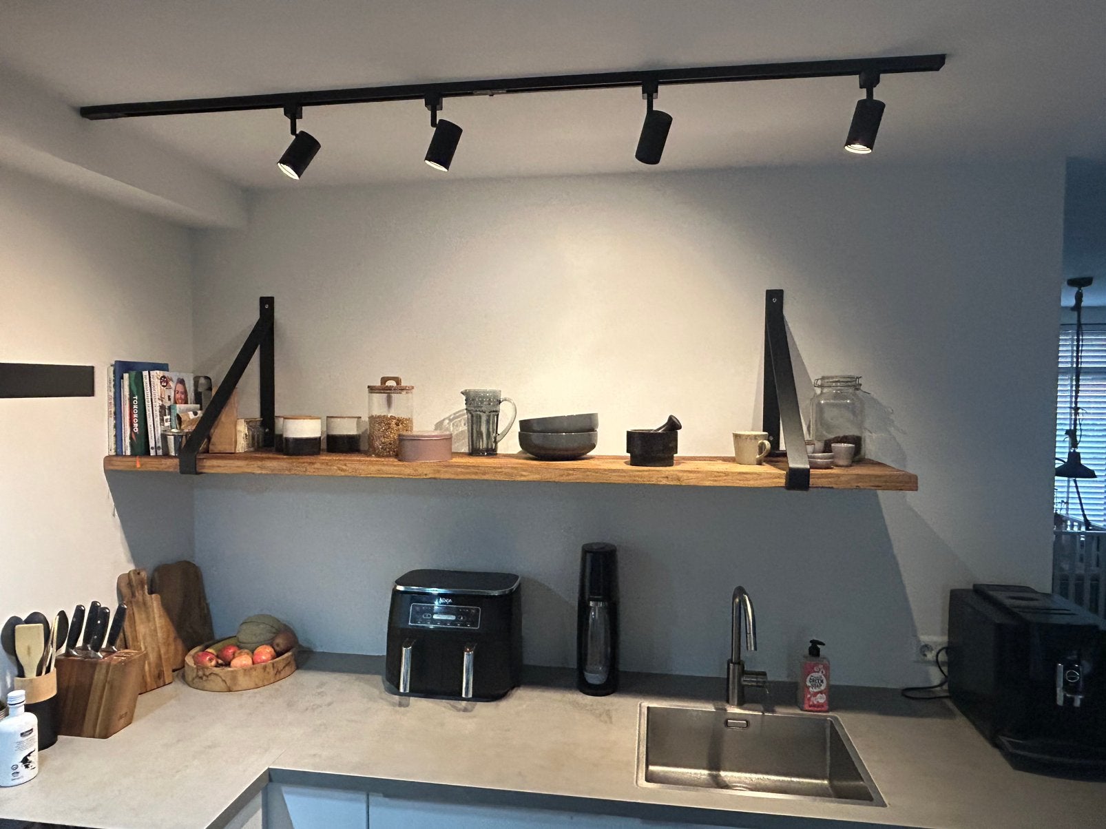 Wandplank, robuust TEAKHOUT, met stalen dragers (poedercoat), Huis en Inrichting, Ophalen, Nieuw