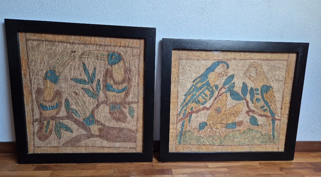 Twee ingelijste Colombiaanse schilderijen met vogels, Antiek en Kunst, Overige herkomsten, Ophalen, Wanddecoratie, Ingelijst