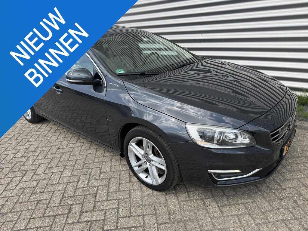 Volvo V60 2.4 D6 AWD Plug-In Hybrid Summum, Auto's, Automaat, Vierwielaandrijving, Automatische klimaatregeling, 11 kWh