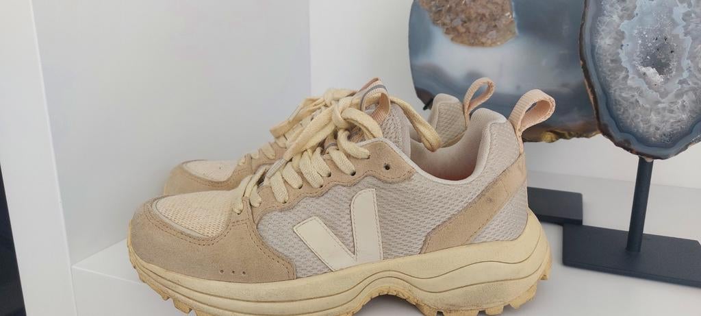 Veja sneaker pastel maat 38, Kleding | Dames, Schoenen, Blauw, Ophalen of Verzenden, Sneakers of Gympen, Zo goed als nieuw