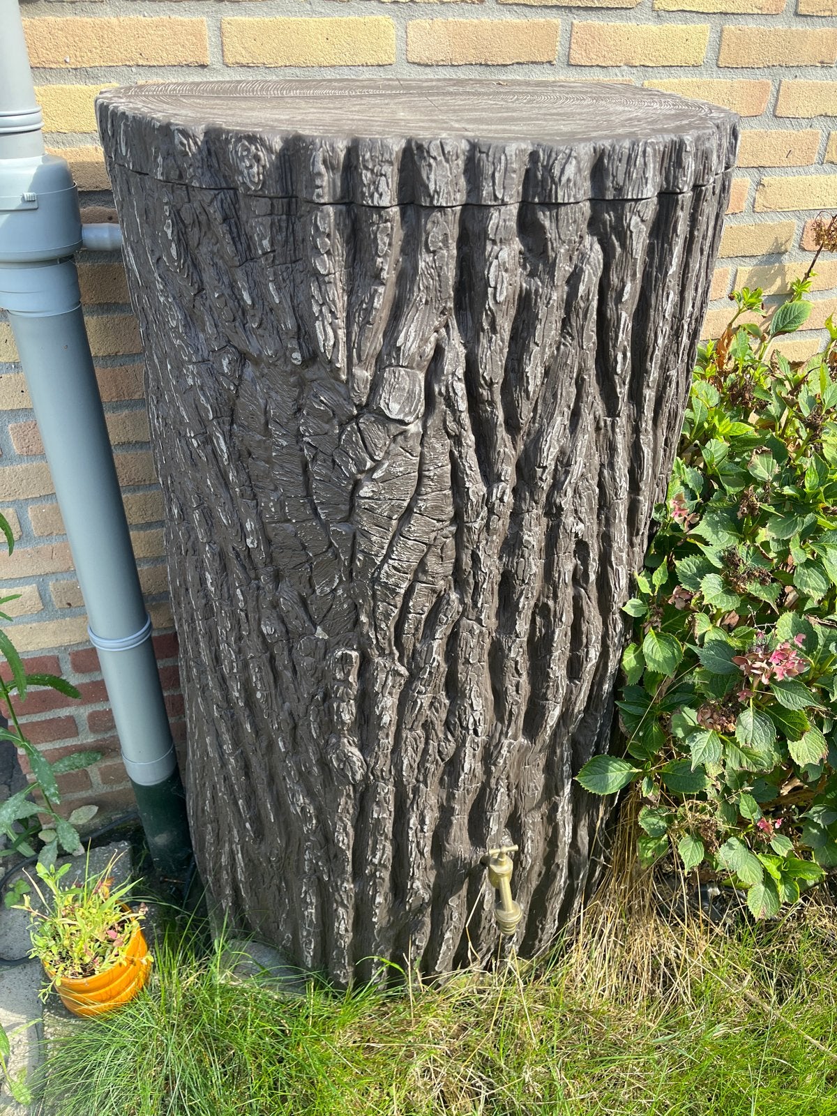 Regenton in boomstam-look met kraantje, Ophalen, Kunststof, Gebruikt, Met kraantje