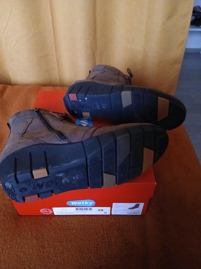 Wolky portland quebec nubuck maat 39, Wolky, Bruin, Lage of Enkellaarzen, Nieuw