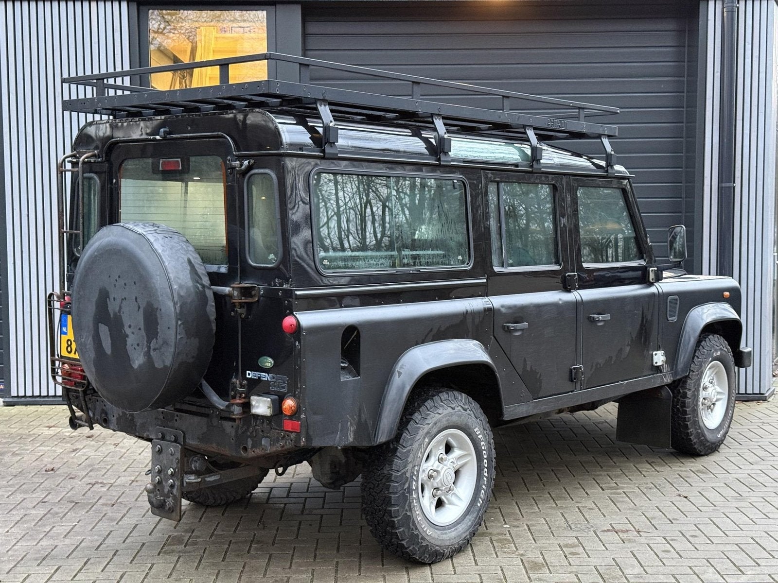 Land Rover Defender 2.5 110 Td5 County (bj 2000), foto 4