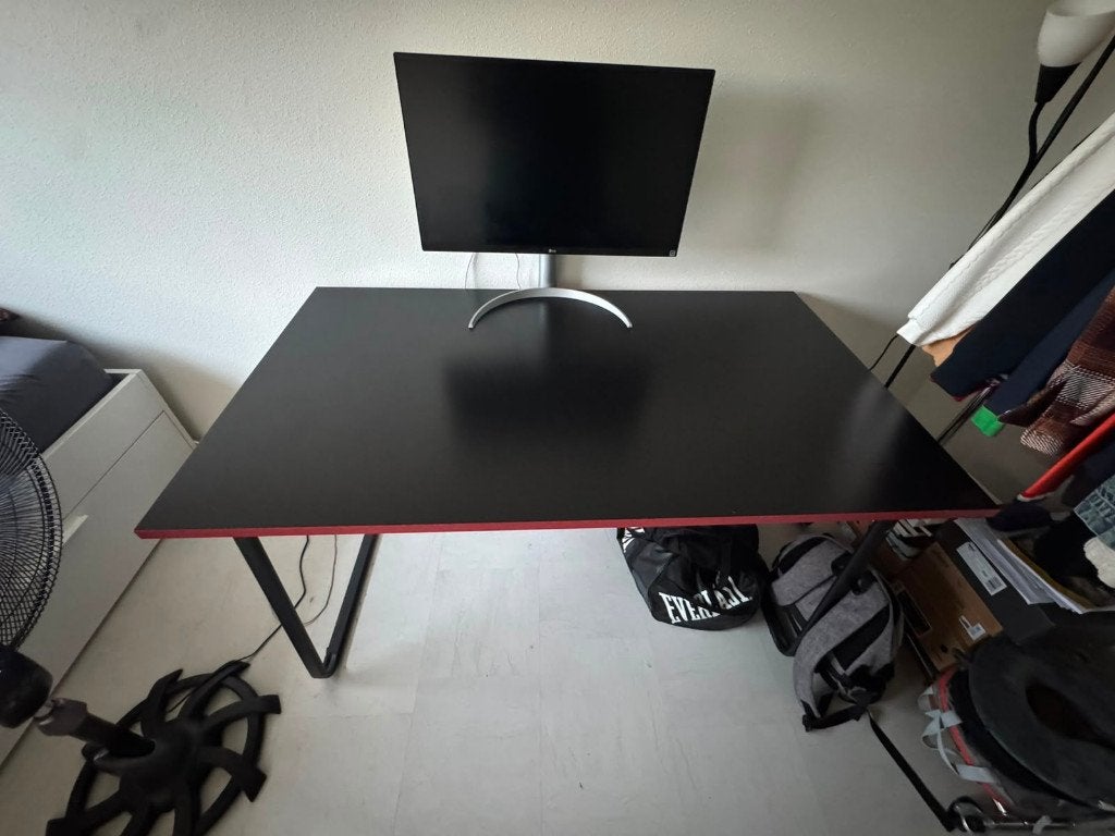 Gamingbureau Zwart met Rode Rand - Zo goed als nieuw, Ophalen, Zwart, Spaanplaat of MDF, Zo goed als nieuw
